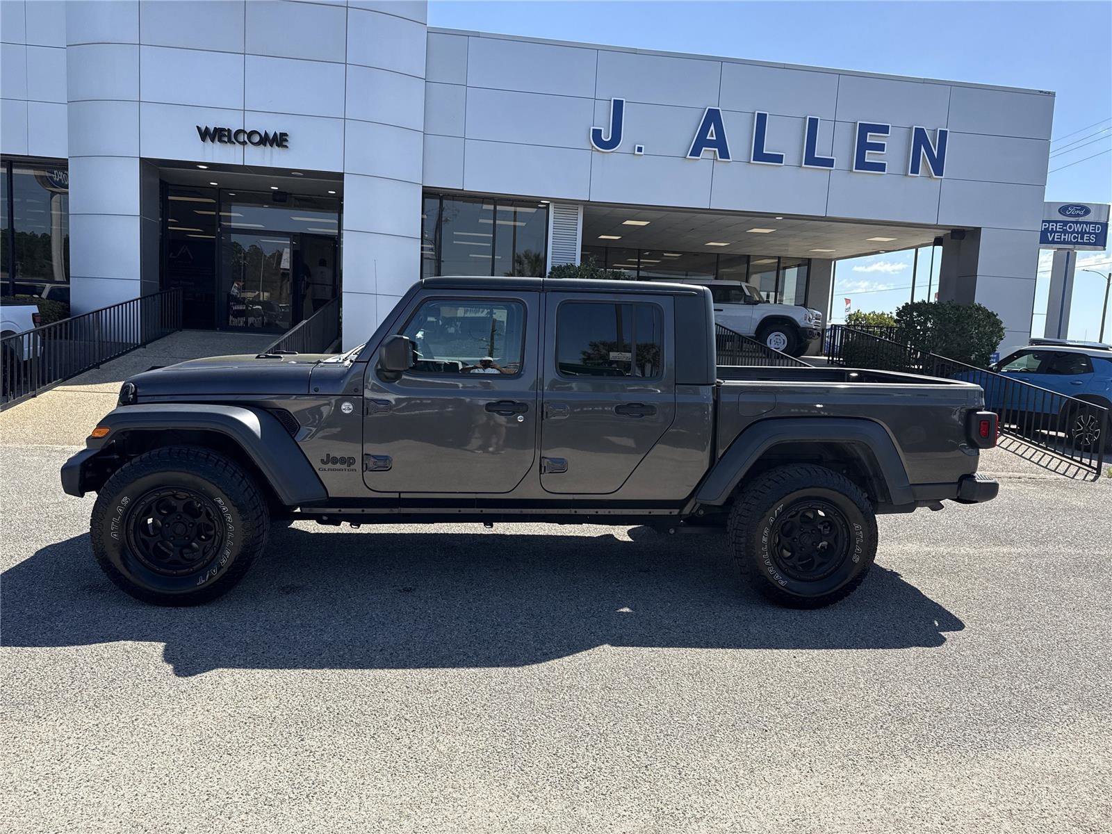 Used 2020 Jeep Gladiator Sport w/ Quick Order Package 24S image 2