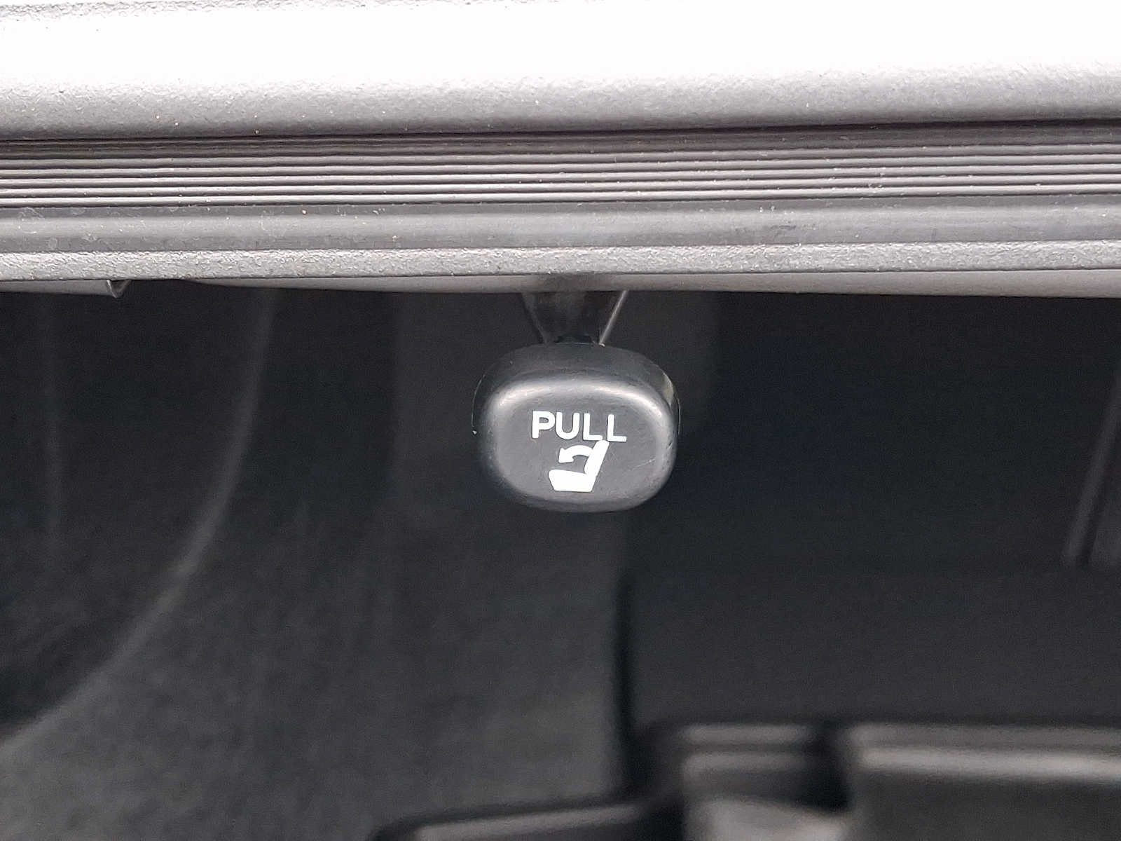 Used 2019 Toyota Camry LE FWD image 28