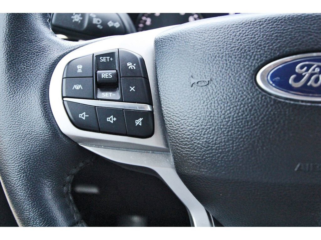 Certified 2023 Ford Explorer XLT w/ Equipment Group 202A RWD image 19