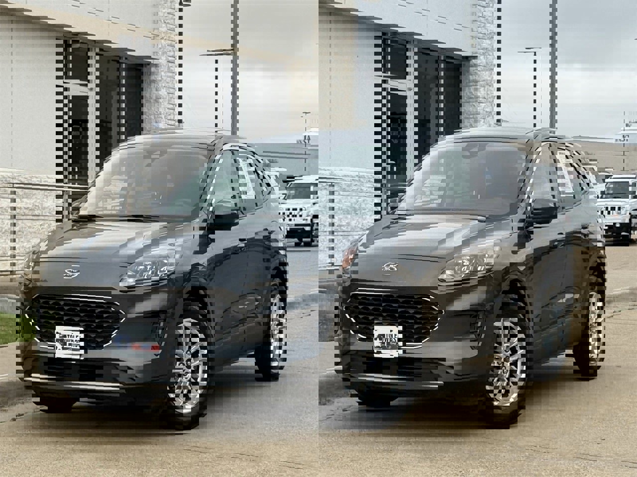 Certified 2020 Ford Escape SE image 2