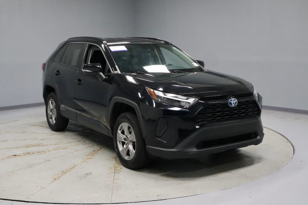 Used 2024 Toyota RAV4 XLE AWD/4WD image 1