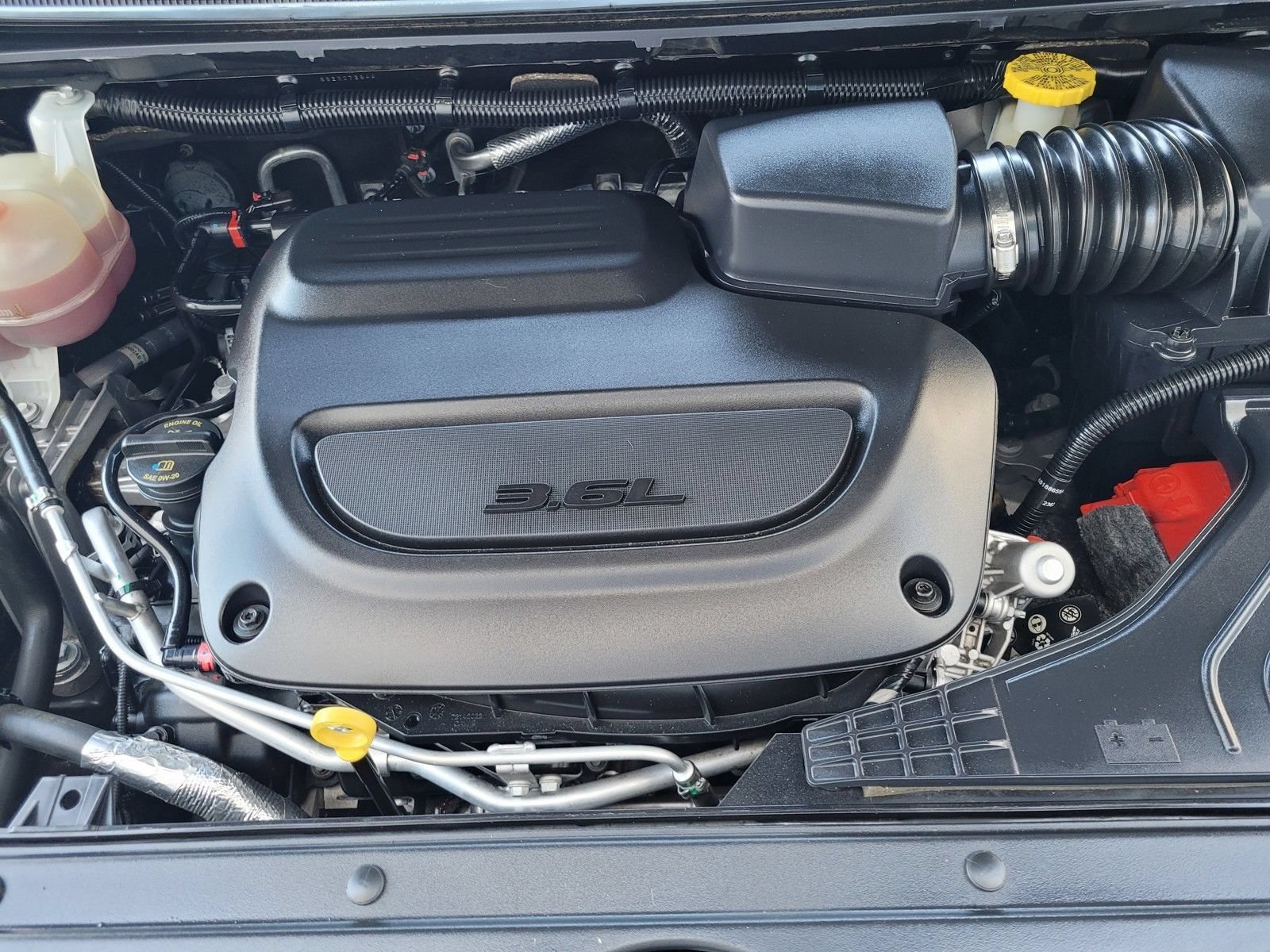 Used 2024 Chrysler Voyager LX FWD image 30