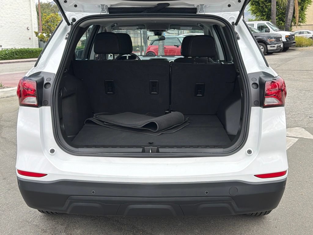 Used 2024 Chevrolet Equinox LS w/ Driver Confidence II Package FWD image 18