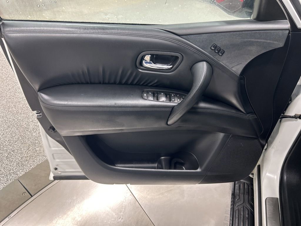 Used 2024 Nissan Armada SL w/ Midnight Edition Package image 11