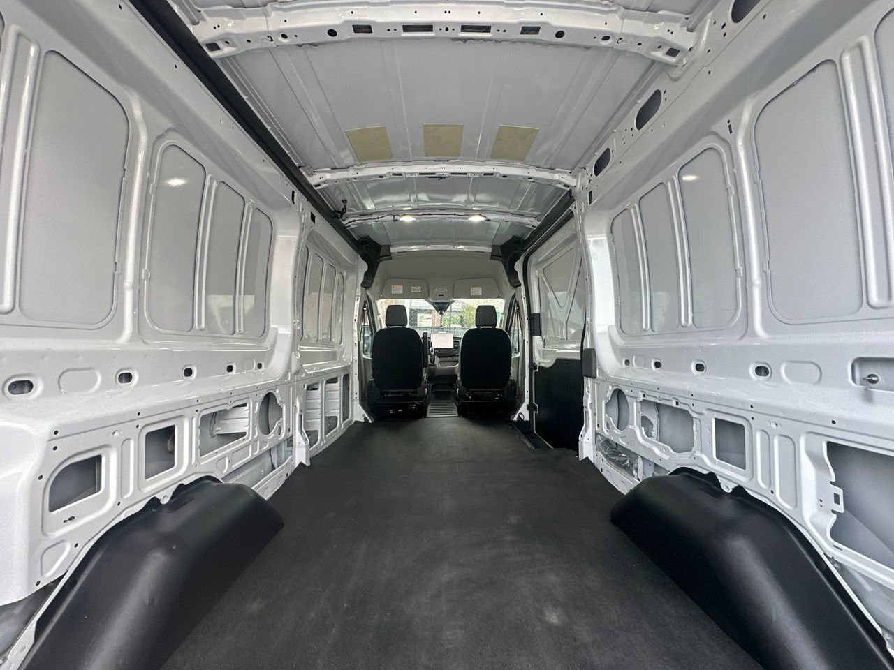 Certified 2026 Ford Transit 250 148 Medium Roof RWD image 21