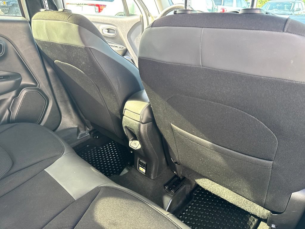Used 2020 Jeep Renegade Altitude AWD/4WD image 38