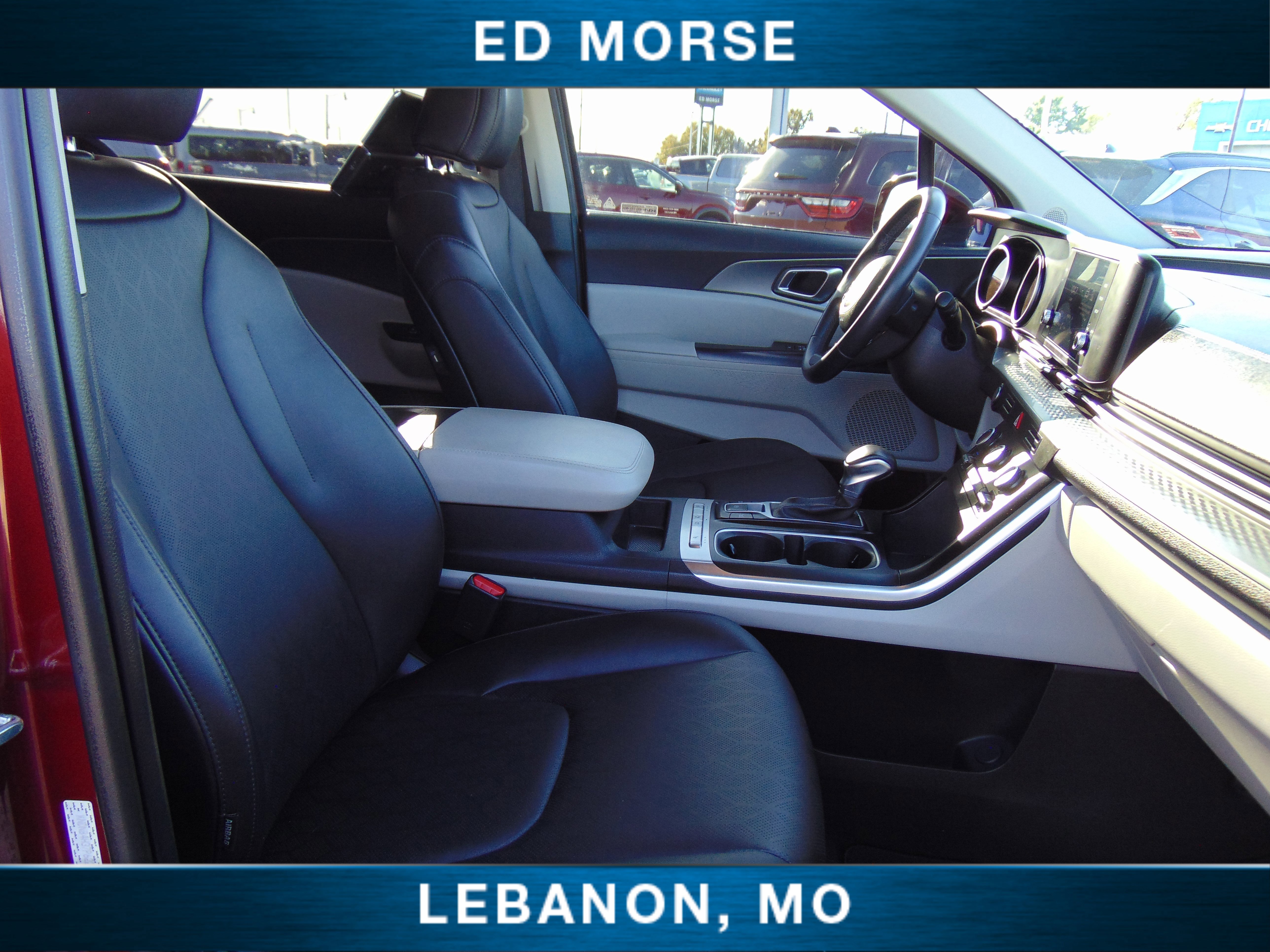 Used 2023 Kia Carnival LX image 23