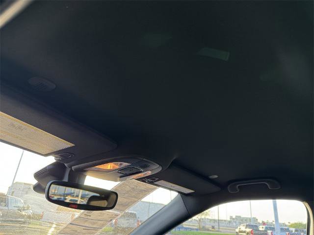 Used 2025 Jeep Compass Latitude image 18