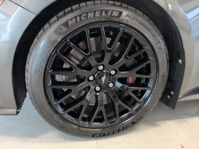 Certified 2018 Ford Mustang GT Premium w/ GT Performance Package RWD image 9