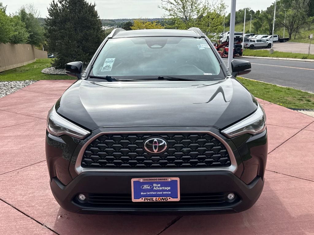 Used 2024 Toyota Corolla Cross XLE AWD/4WD image 2