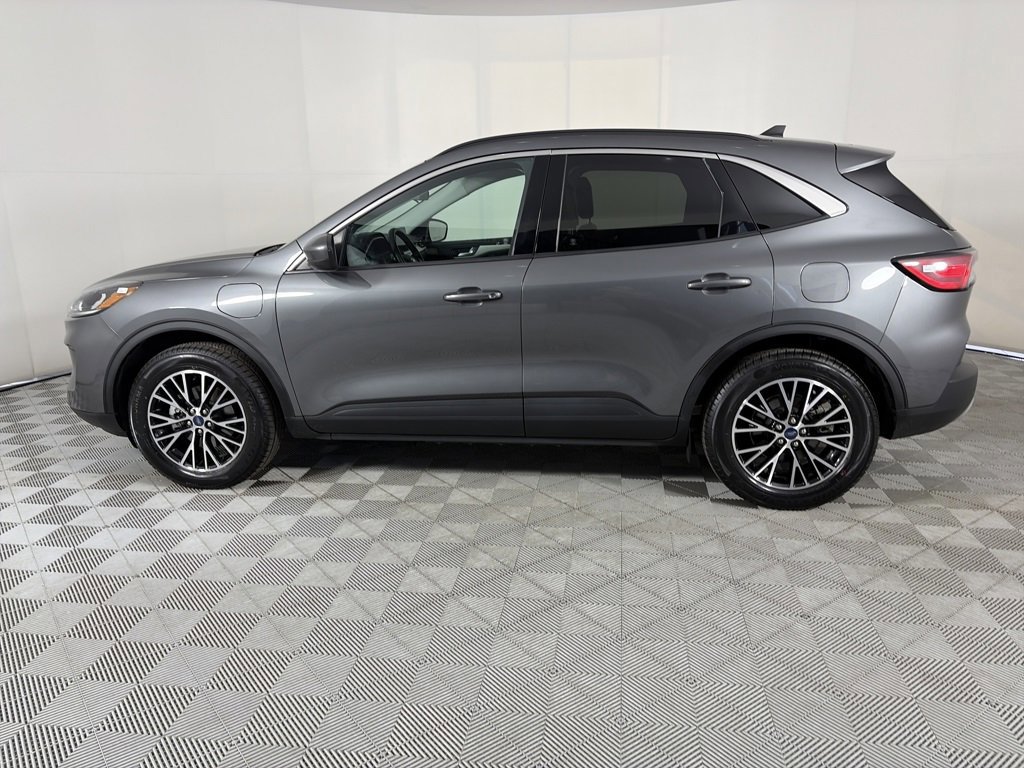 Certified 2022 Ford Escape SEL w/ Class II Trailer Tow Package image 2