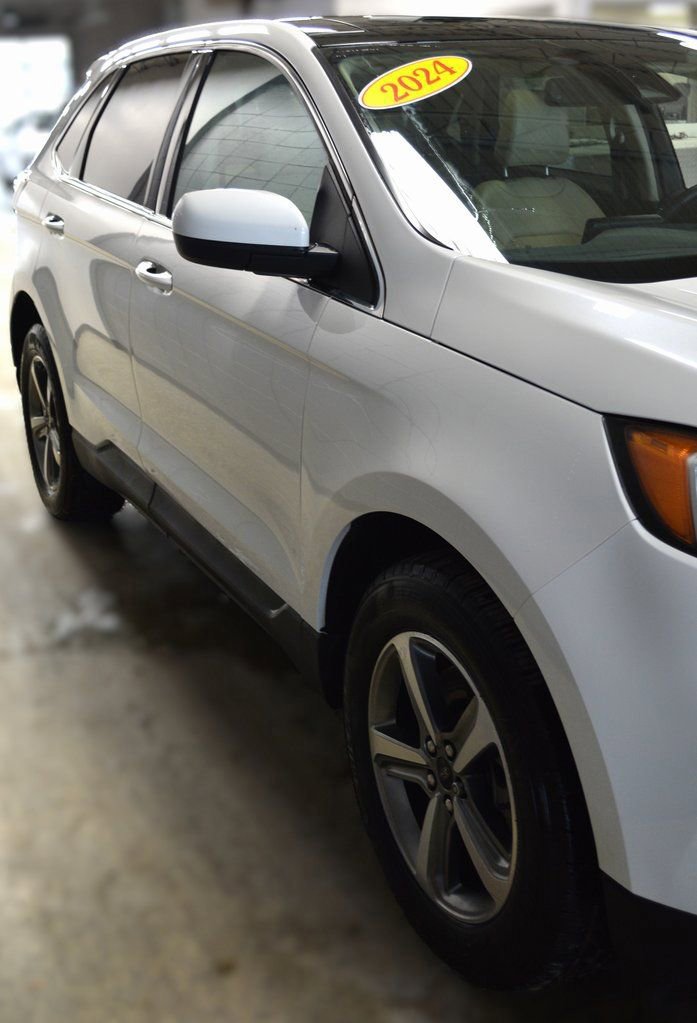 Certified 2024 Ford Edge SEL w/ Convenience Package image 6