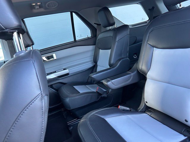 Certified 2023 Ford Explorer XLT w/ Equipment Group 202A AWD/4WD image 9