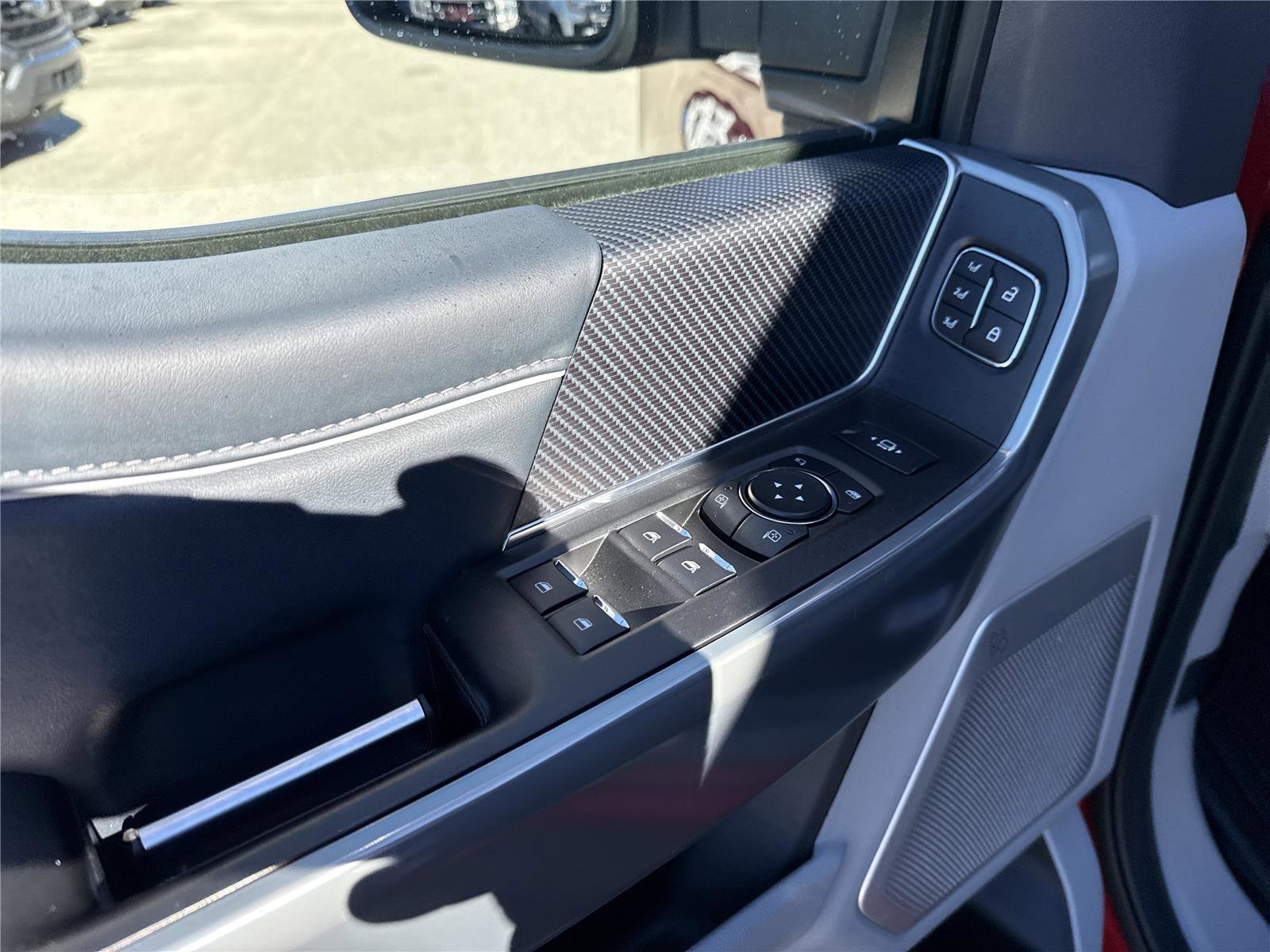 Certified 2024 Ford F350 Limited image 25