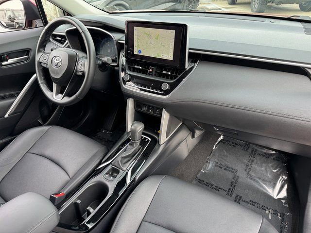 Used 2023 Toyota Corolla Cross XLE w/ Convenience Package image 19