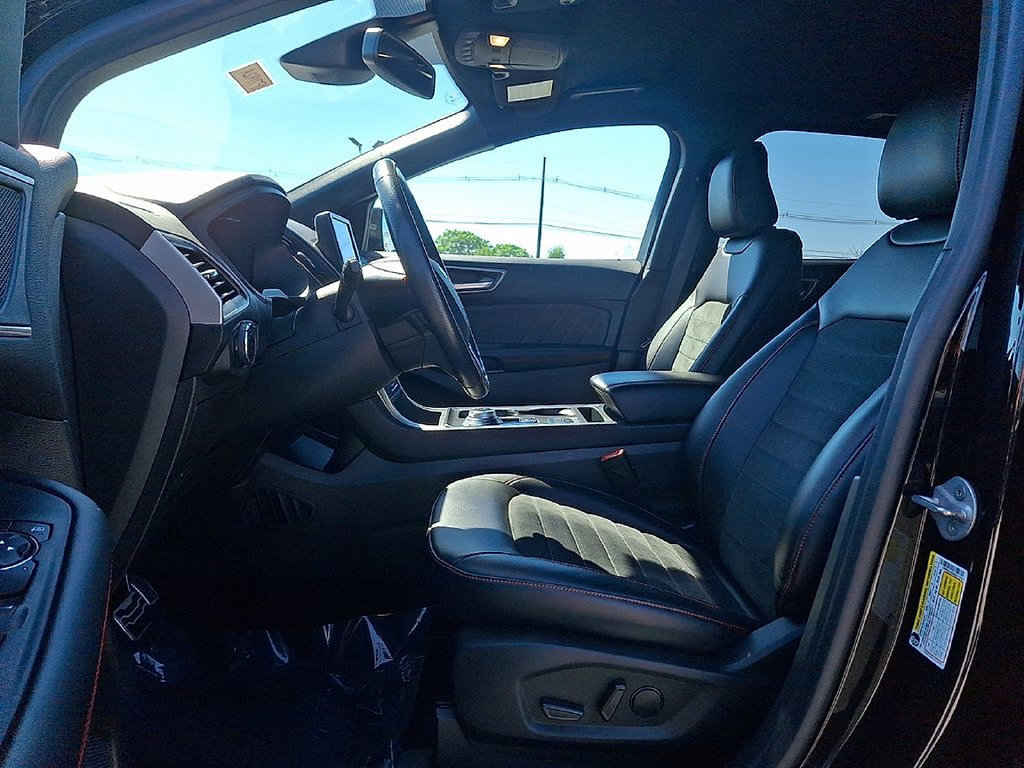 Certified 2024 Ford Edge ST-Line AWD/4WD image 13
