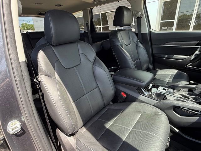 Used 2022 Kia Telluride EX w/ EX Premium Package AWD/4WD image 23