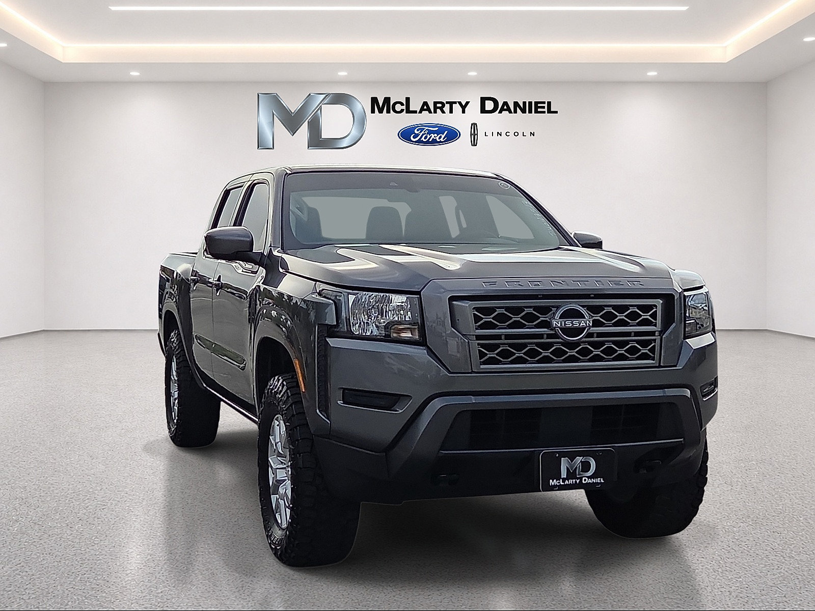 Used 2023 Nissan Frontier SV