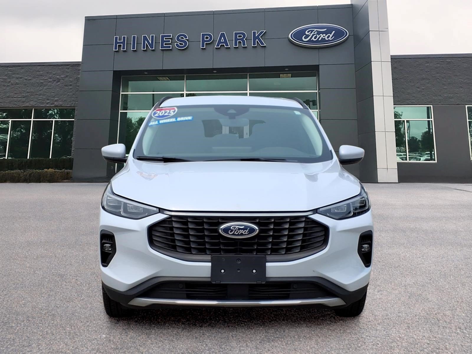 Certified 2025 Ford Escape Platinum AWD/4WD image 2