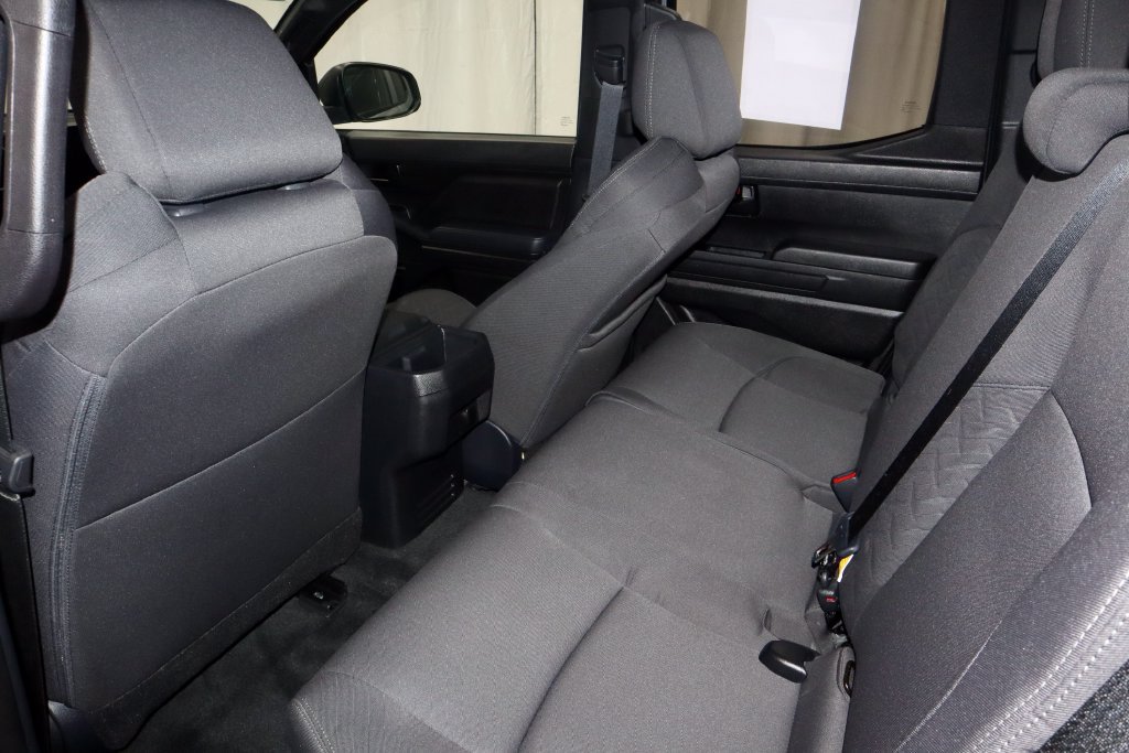 Used 2025 Toyota Tacoma SR AWD/4WD image 21
