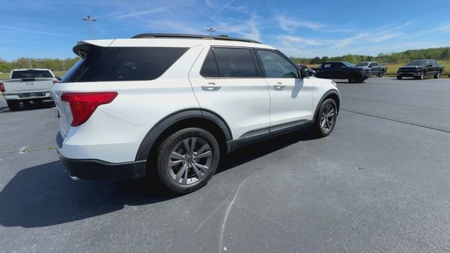 Certified 2022 Ford Explorer XLT w/ Equipment Group 202A AWD/4WD image 7