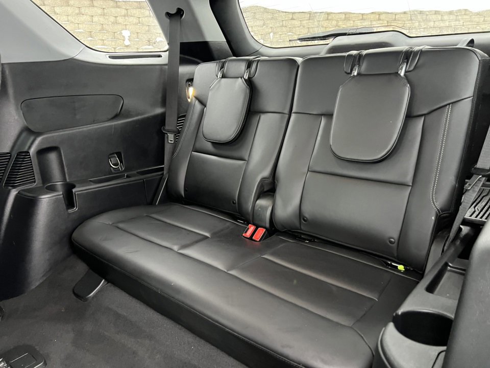 Certified 2022 Ford Explorer XLT w/ Equipment Group 202A image 12