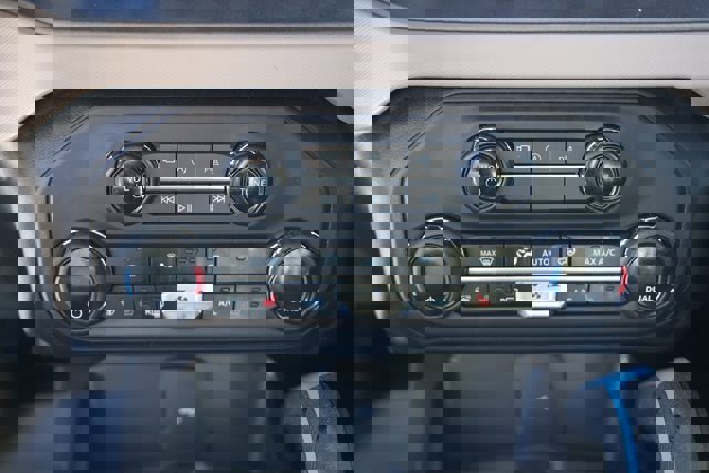 Certified 2024 Ford Bronco Wildtrak image 17