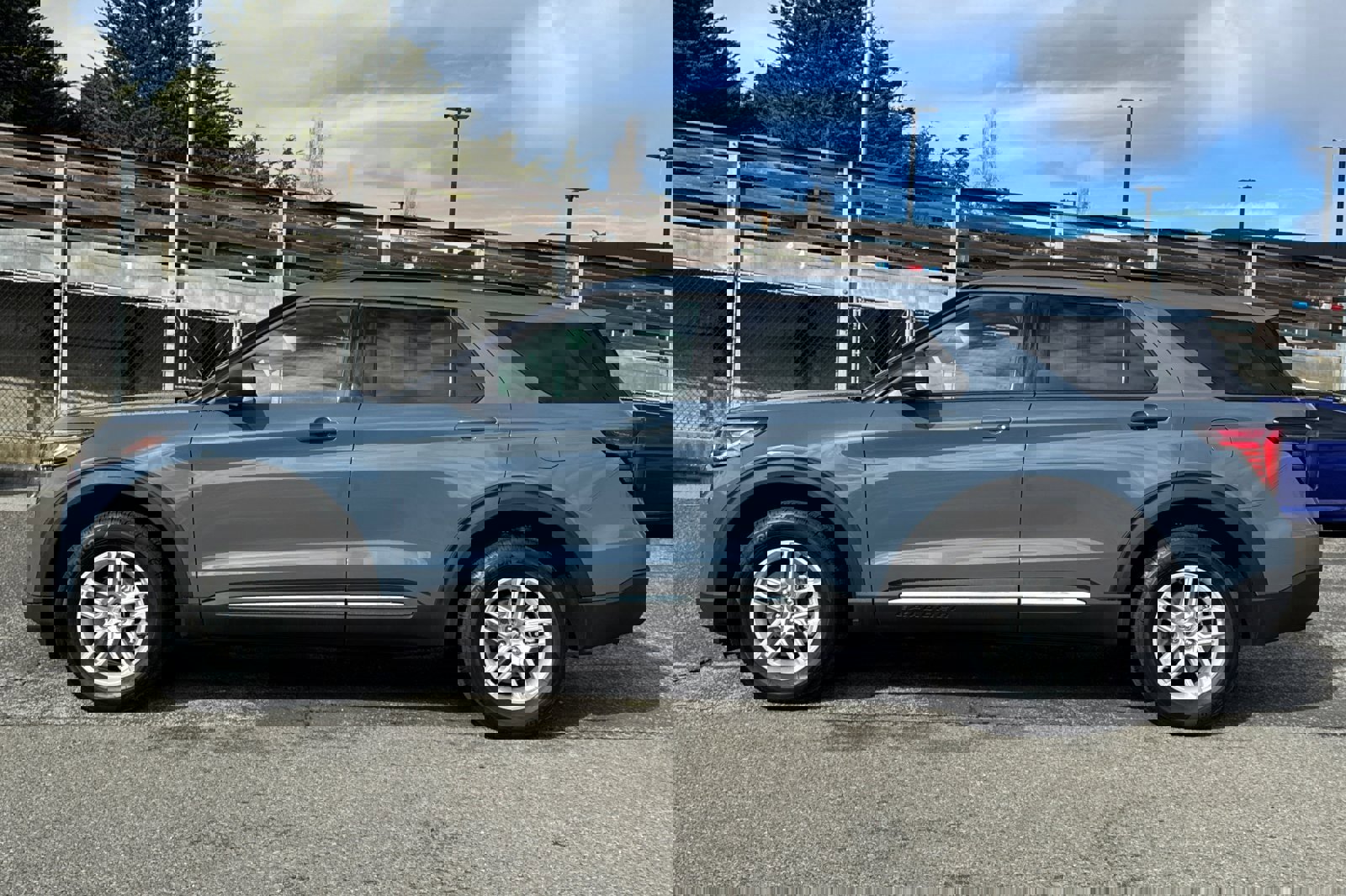 Certified 2025 Ford Explorer Active image 7