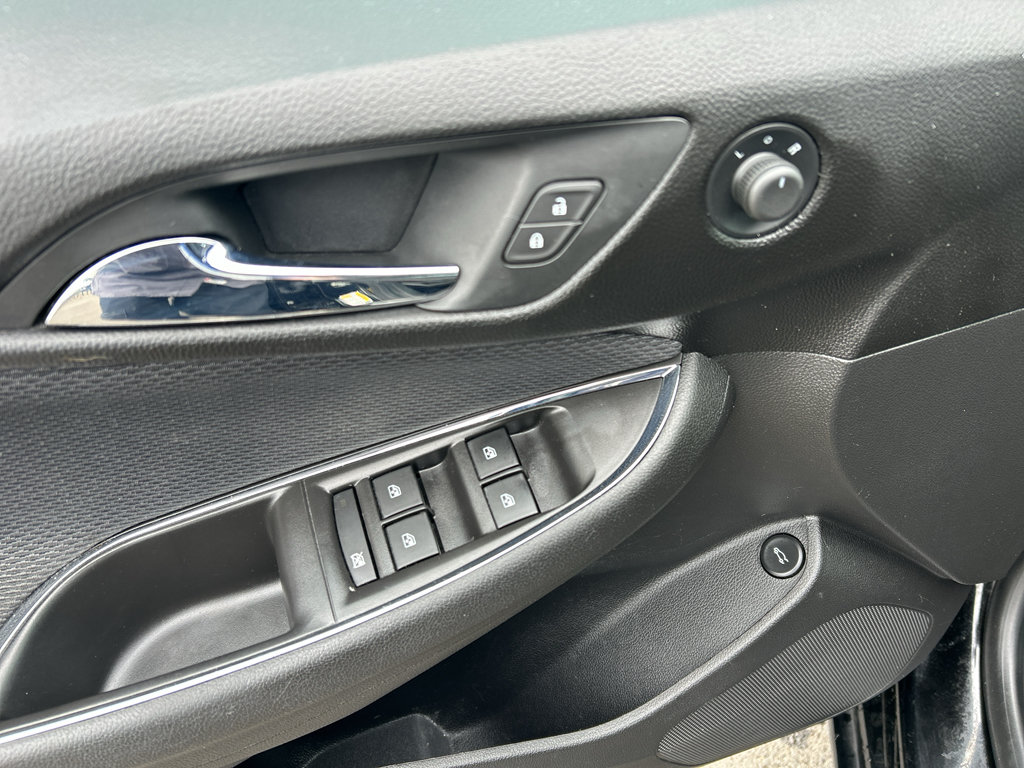 Used 2019 Chevrolet Cruze LS w/ LS Convenience Package FWD image 15