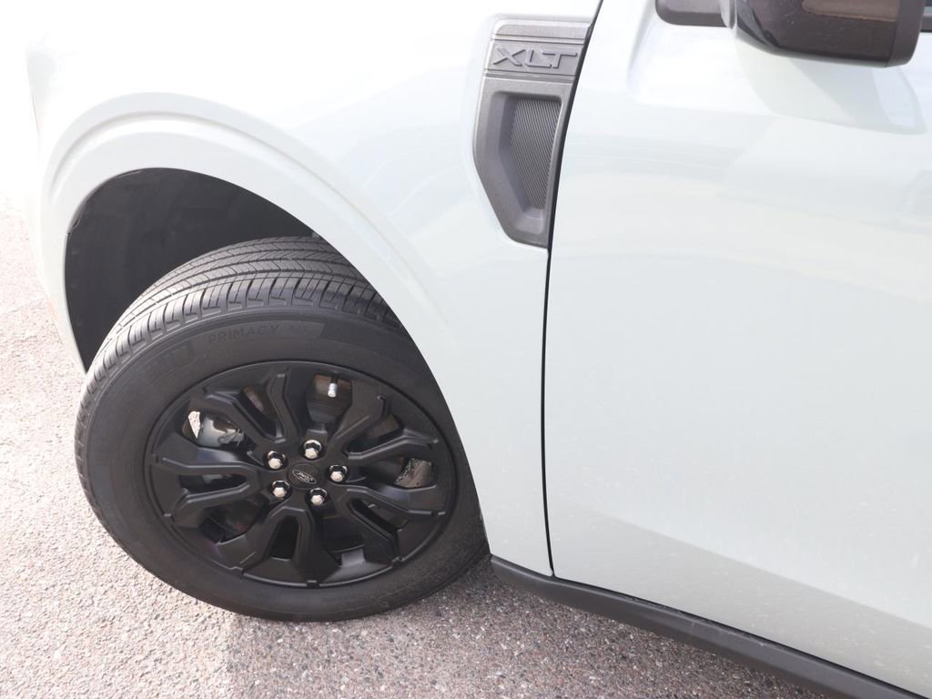 Certified 2024 Ford Maverick XLT w/ XLT Luxury Package image 9