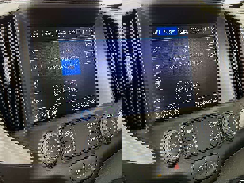 Used 2023 GMC Terrain SLT image 17