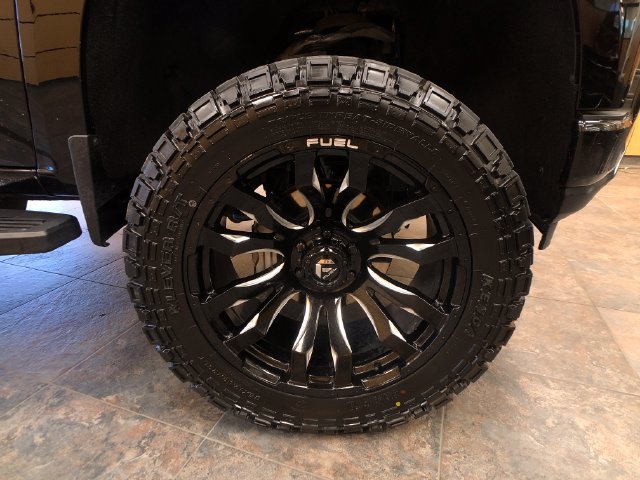 Used 2021 Chevrolet Silverado 1500 High Country w/ Technology Package AWD/4WD image 9