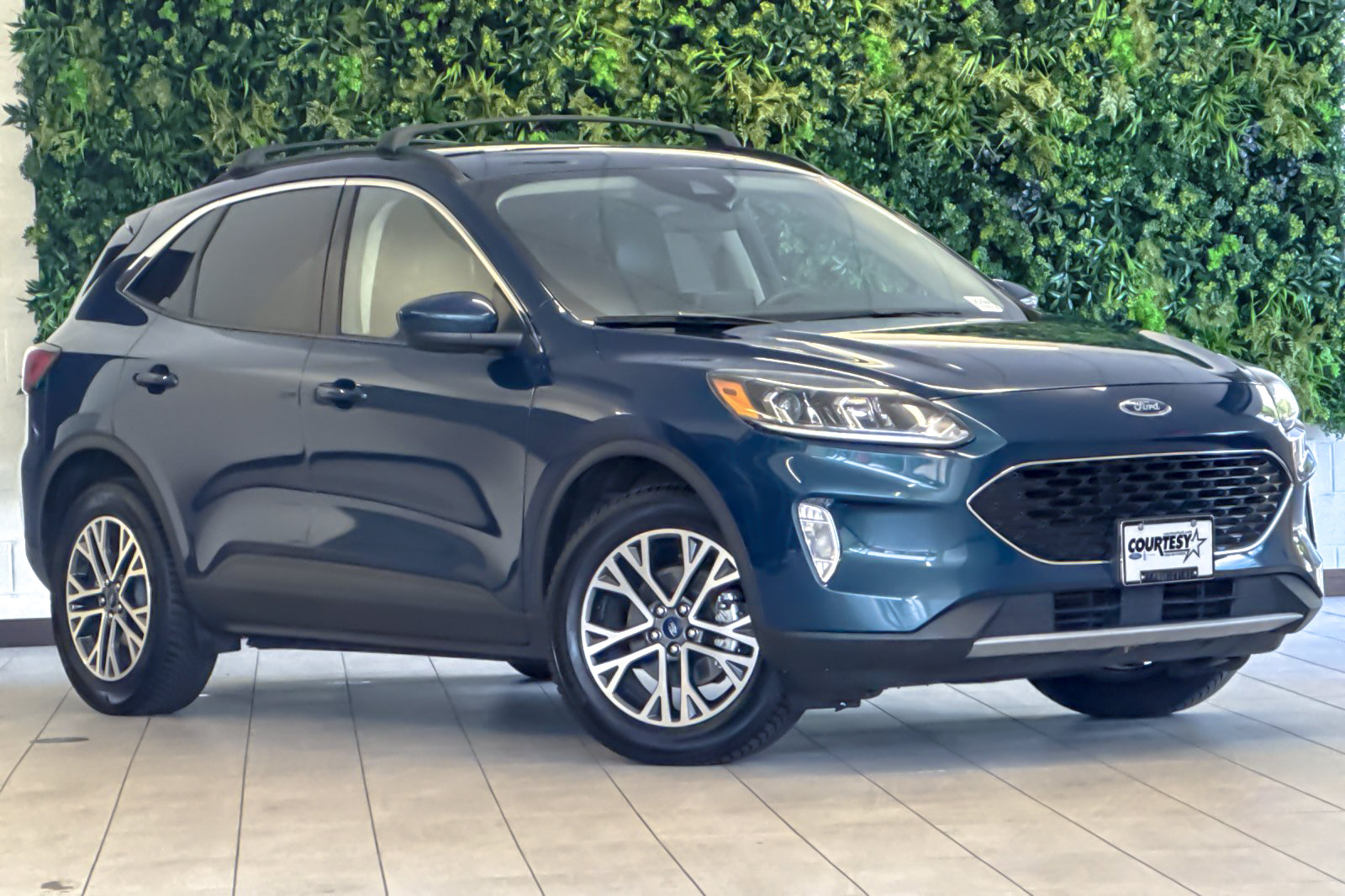 Certified 2020 Ford Escape SEL AWD/4WD image 2