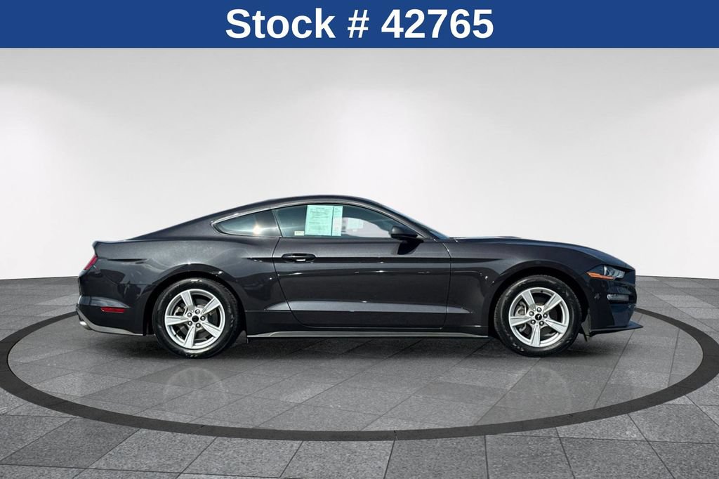 Certified 2022 Ford Mustang Coupe RWD image 4