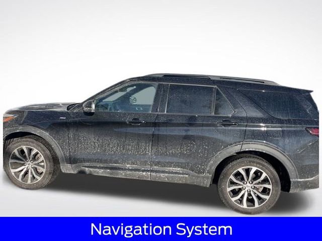 Certified 2025 Ford Explorer ST-Line image 3