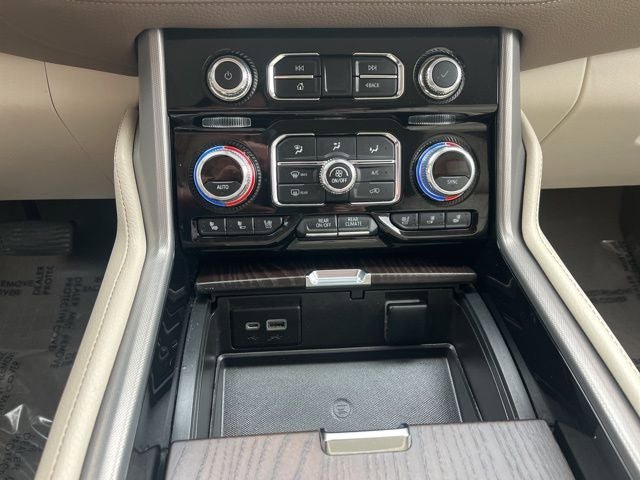 Used 2022 GMC Yukon XL Denali AWD/4WD image 34