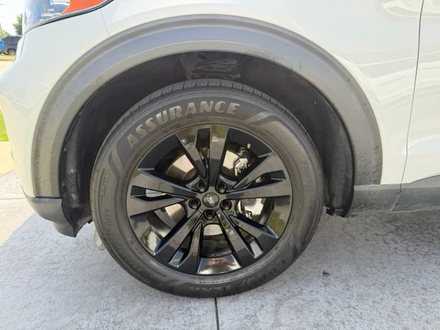 Certified 2020 Ford Explorer Limited RWD image 4