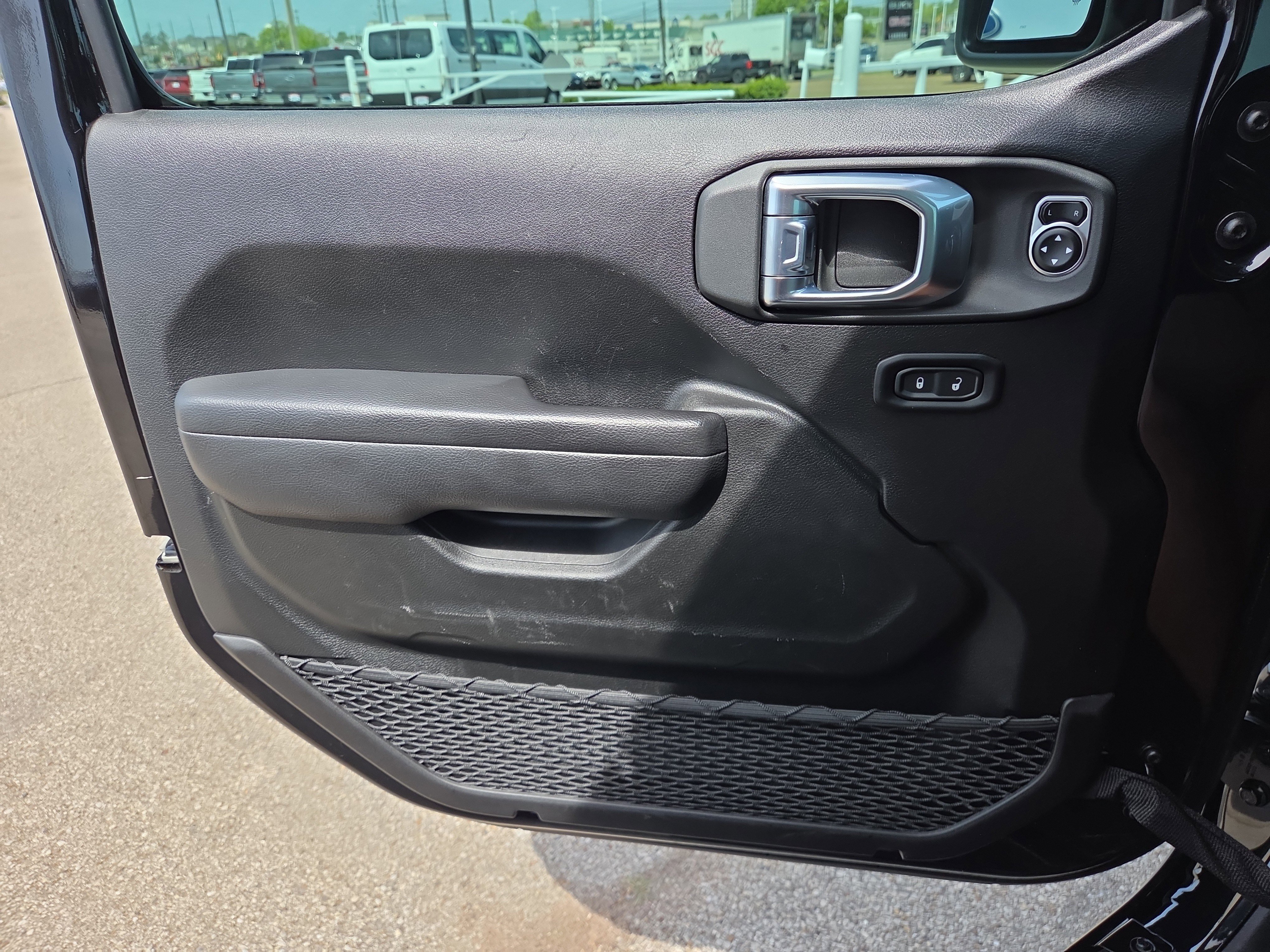 Used 2024 Jeep Gladiator Sport AWD/4WD image 18