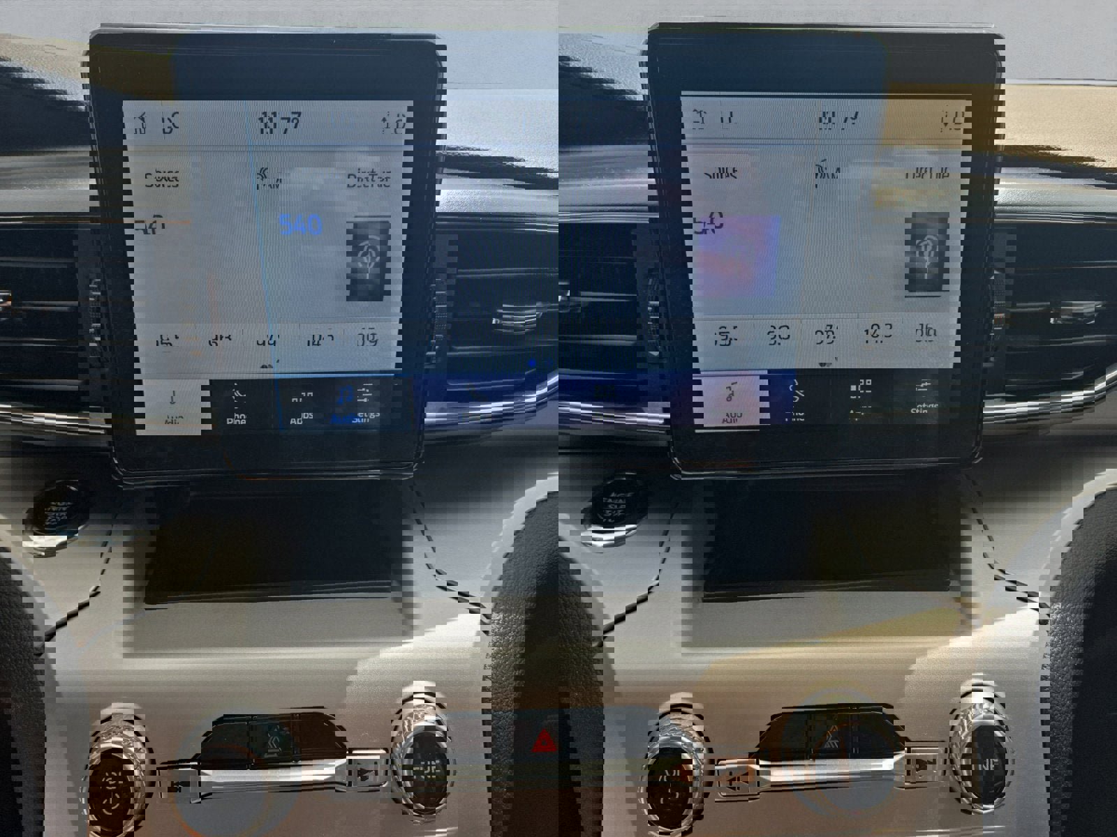 Certified 2022 Ford Explorer XLT w/ Equipment Group 202A image 18