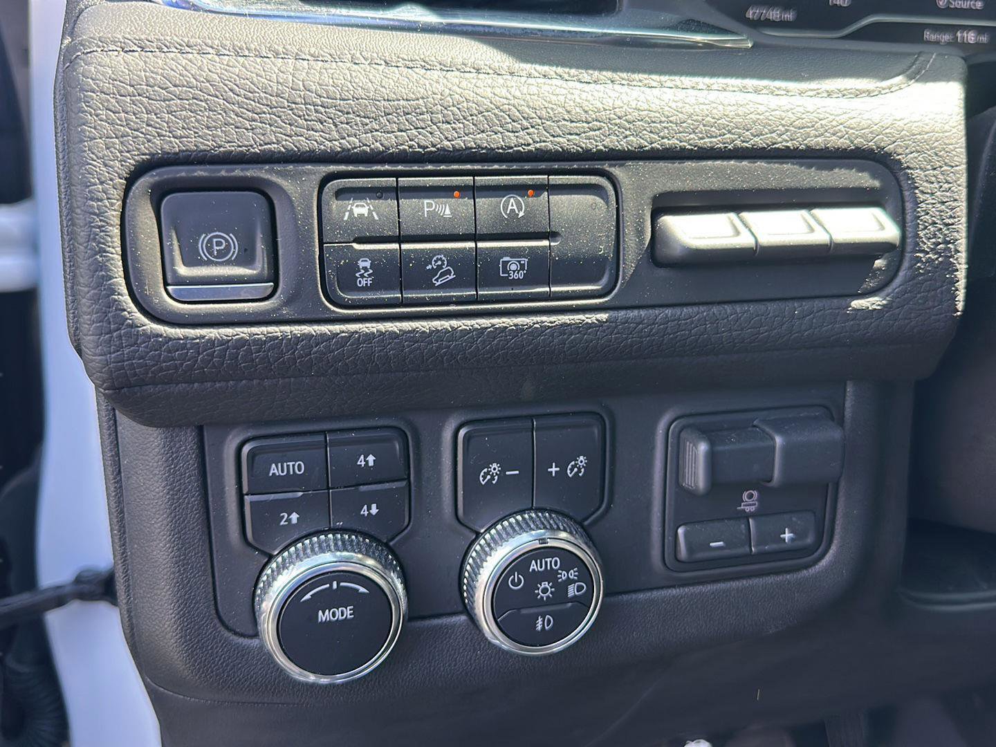 Used 2023 GMC Yukon Denali w/ Max Trailering Package AWD/4WD image 23