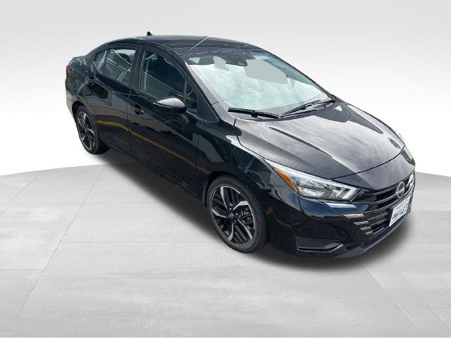 Used 2024 Nissan Versa SR FWD image 3