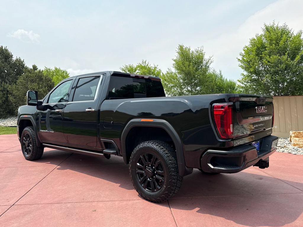 Used 2021 GMC Sierra 2500 Denali w/ Denali Black Diamond Edition AWD/4WD image 5
