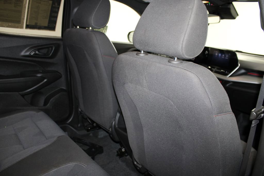 Used 2024 Chevrolet Trax RS w/ Driver Confidence Package image 30