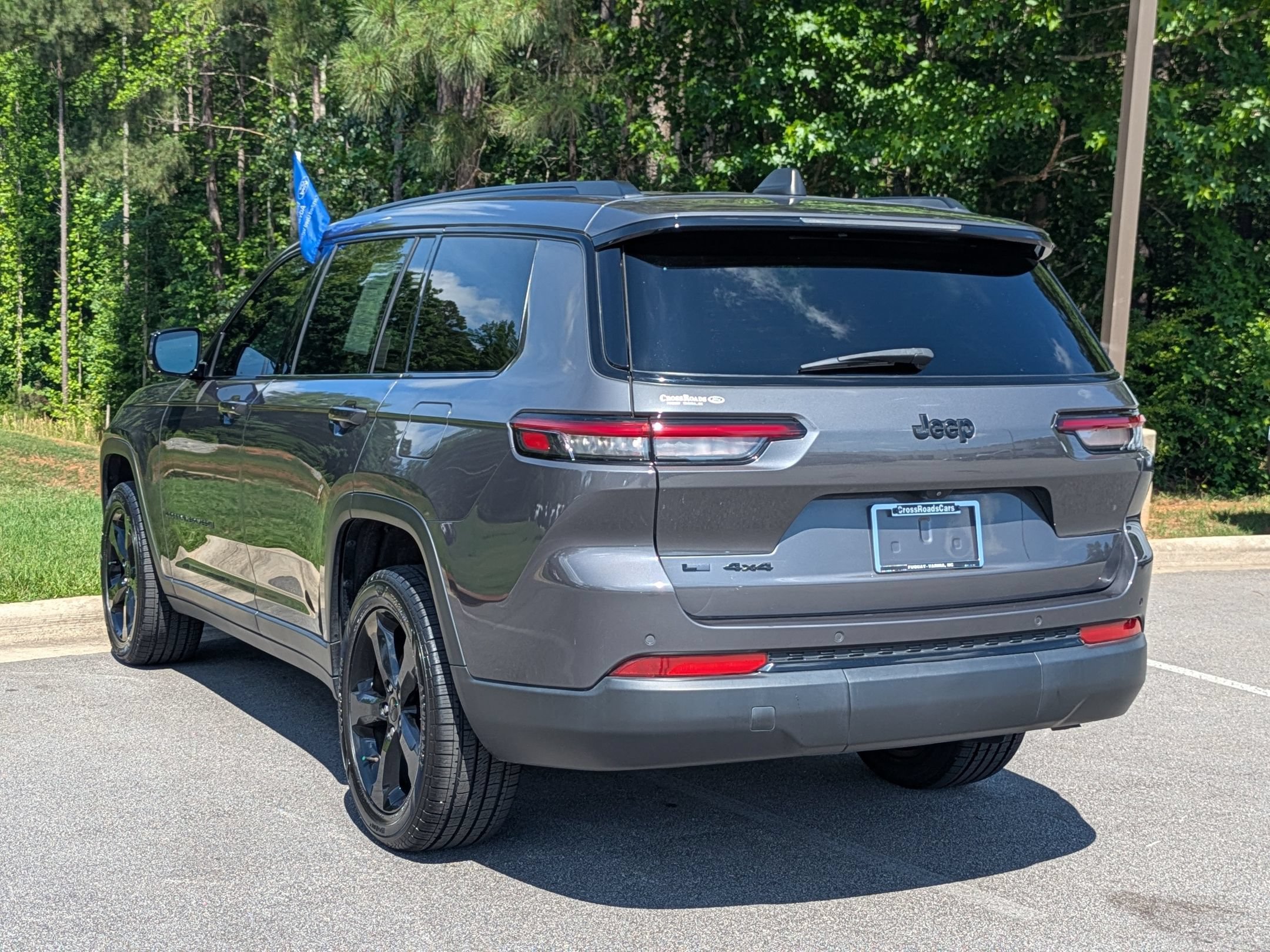 Used 2023 Jeep Grand Cherokee L Laredo AWD/4WD image 5