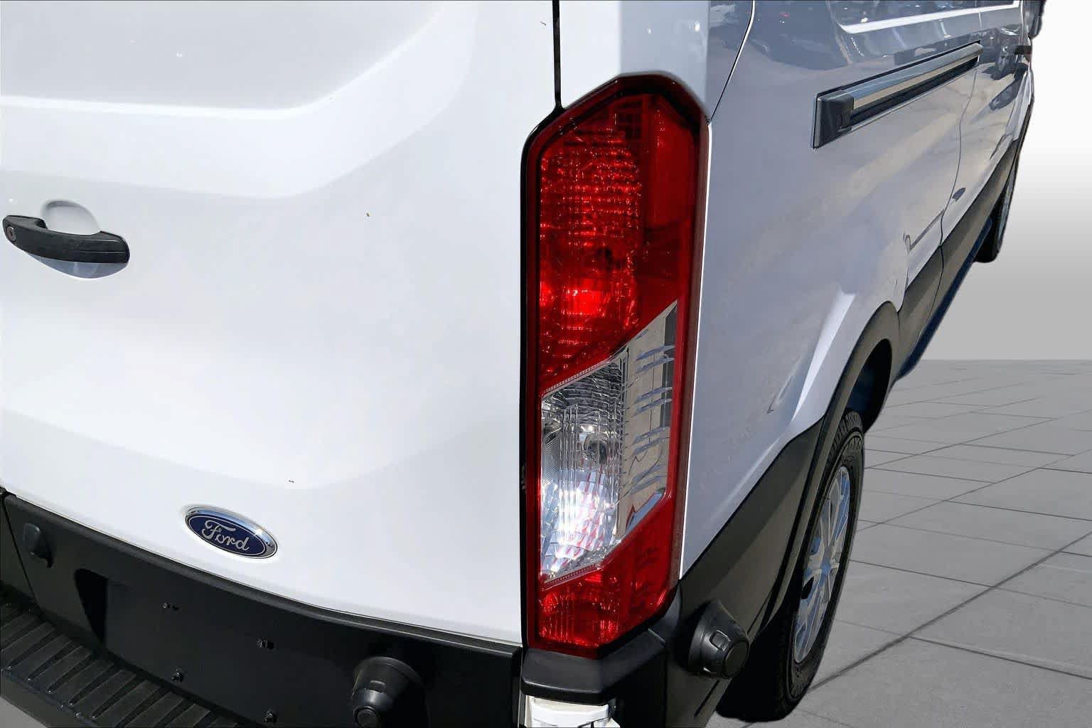 Certified 2023 Ford E-Transit Low Roof RWD image 23