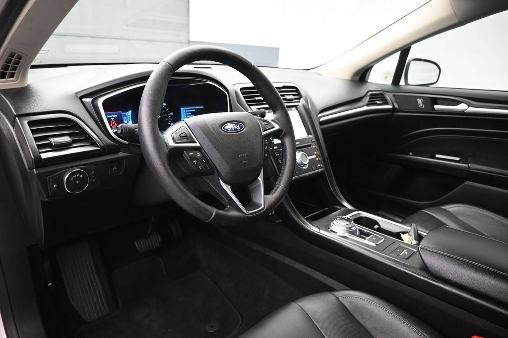 Certified 2019 Ford Fusion Energi Titanium FWD image 17