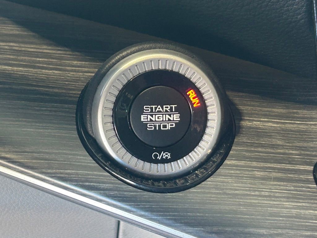 Used 2023 Jeep Wagoneer L Series II image 42