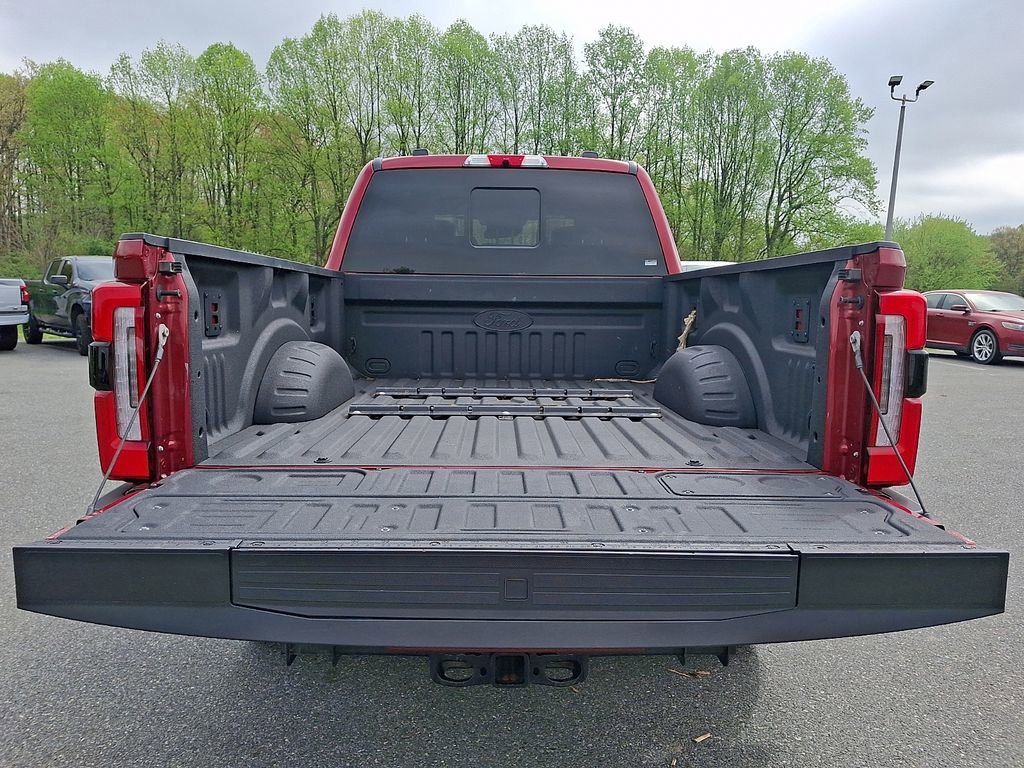 Certified 2025 Ford F250 Platinum w/ FX4 Off-Road Package AWD/4WD image 31