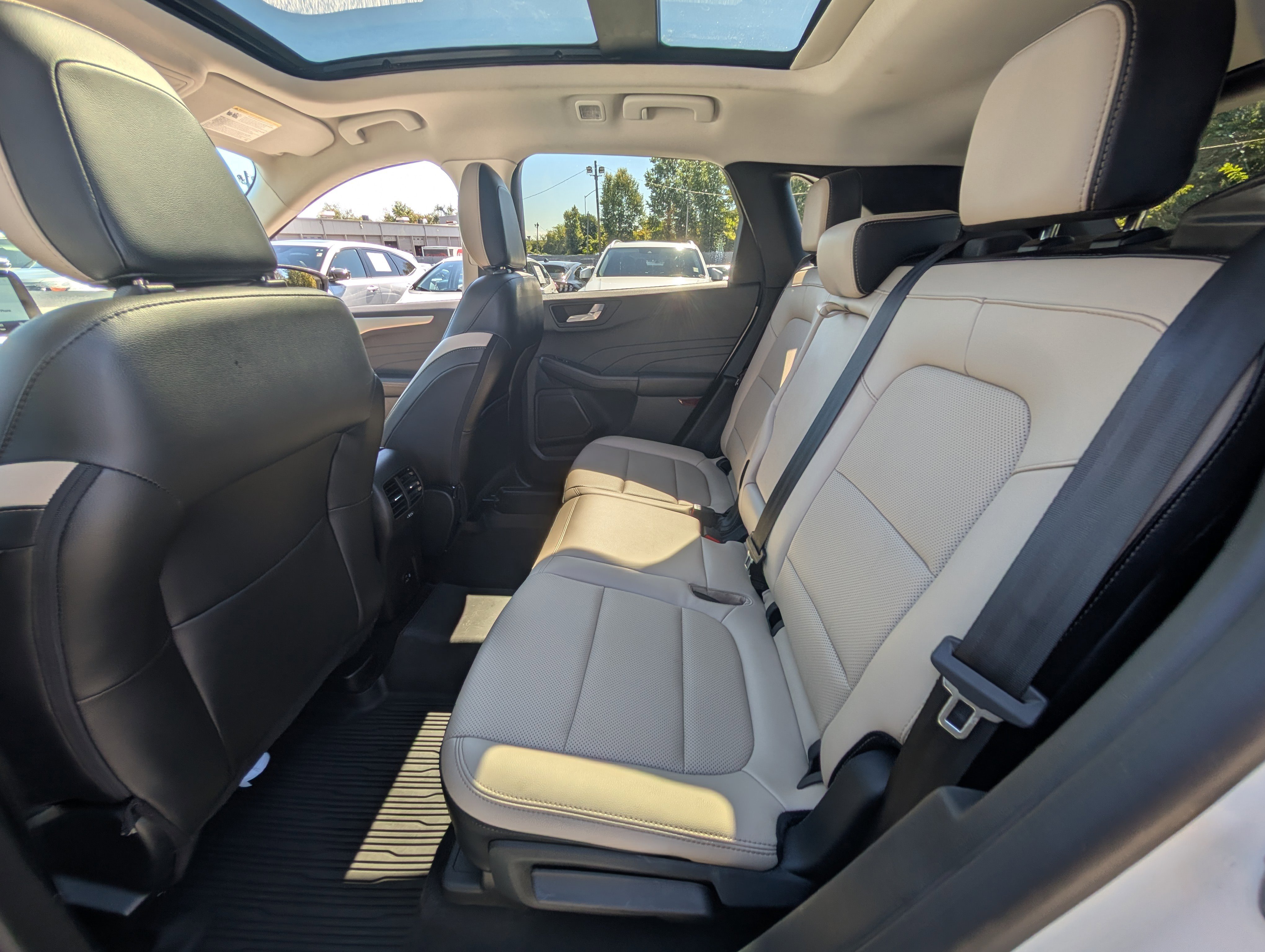 Certified 2022 Ford Escape SEL w/ Technology Package image 16