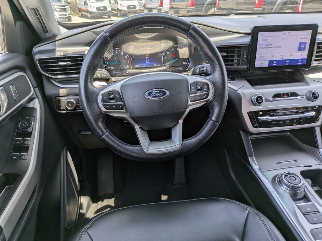 Certified 2021 Ford Explorer XLT w/ Equipment Group 202A RWD image 14